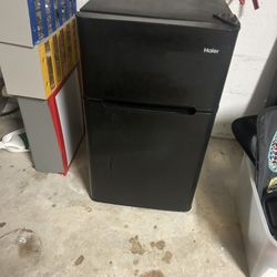 Haier Mini Fridge w/ Freezer – Works Great – Delivery Available
