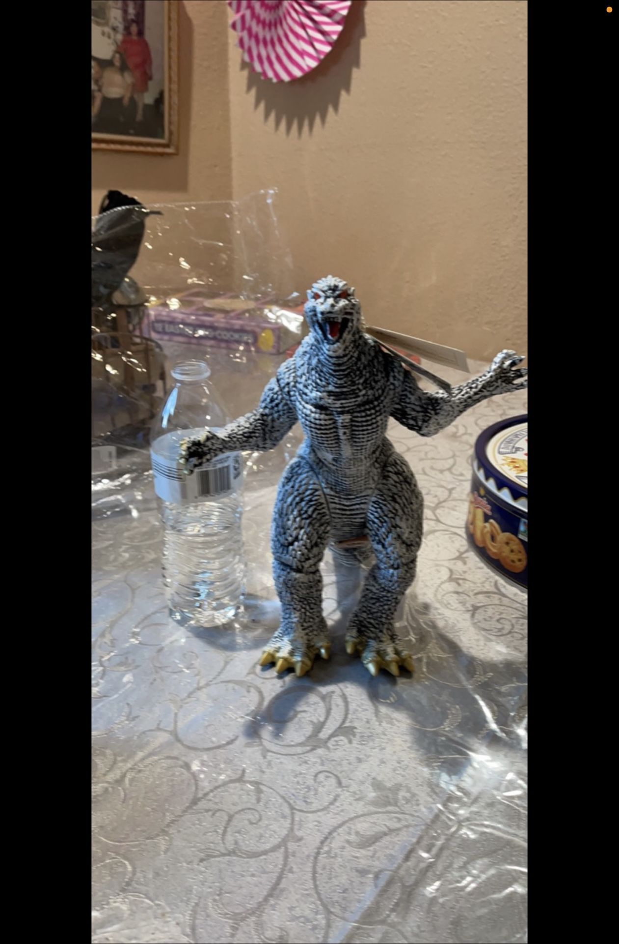 20 Dollars New Godzilla Playset Toy