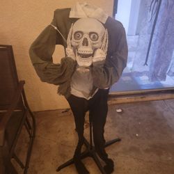 Skull Greeting 
