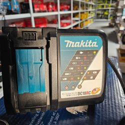 MAKITA 18V FAST CHARGER NEW 