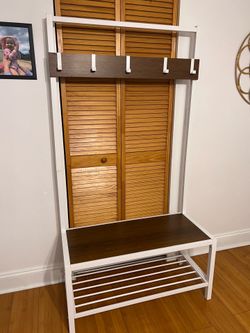 Entryway bench with storage