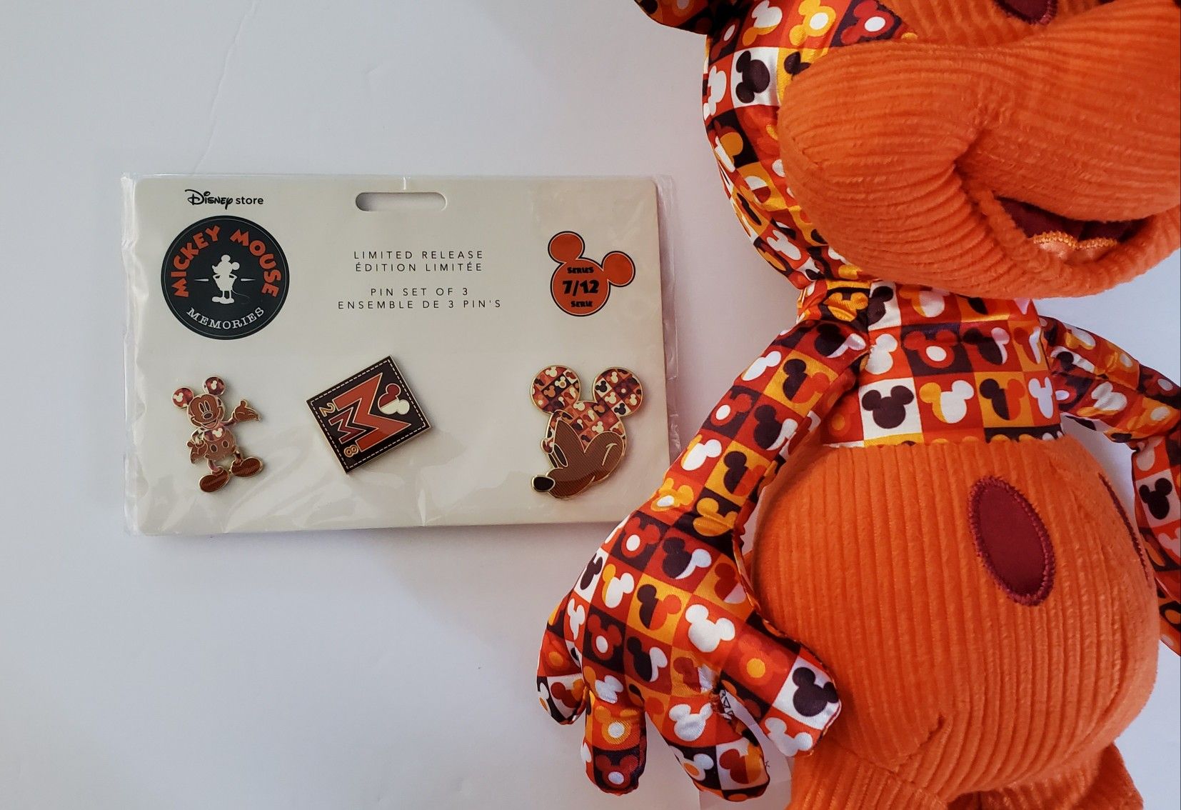 Disney Plush And Pin Mickey Mouse Memories July Limited Edition