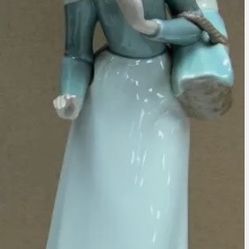 LLADRO FIGURINE SHEPHARD WOMEN WITH PUPPY