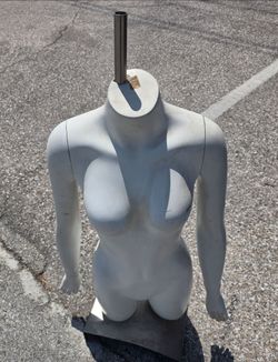 Mannequin Halloween store display