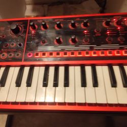 Roland JD-XI  Hybrid Digital Analog Synthesizer 