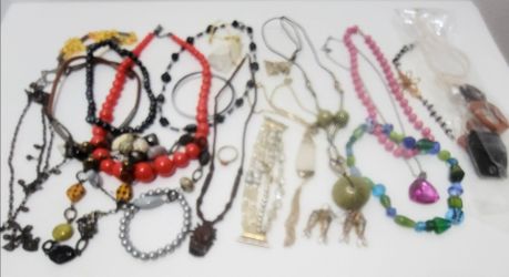 Lot of costume jewelry