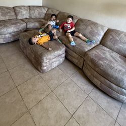 Rowe Furniture Sectional Couch With Ottoman Pick Up Only Tempe