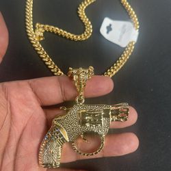 Gun Necklace Set