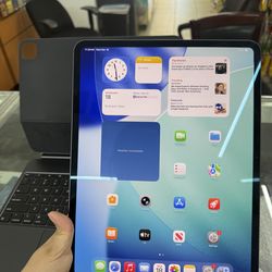 New condition Apple iPad Pro 13 inch M4 Chip 512GB Wifi
