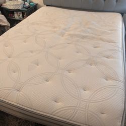 P5 Sleep Number Queen Bed