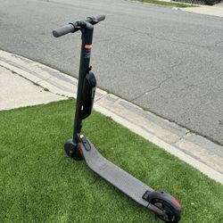 E-Scooter Ninebot ES3