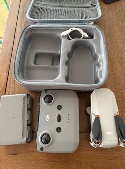 DJI Mini 2 Combo (+ 3 Batteries, like new!)