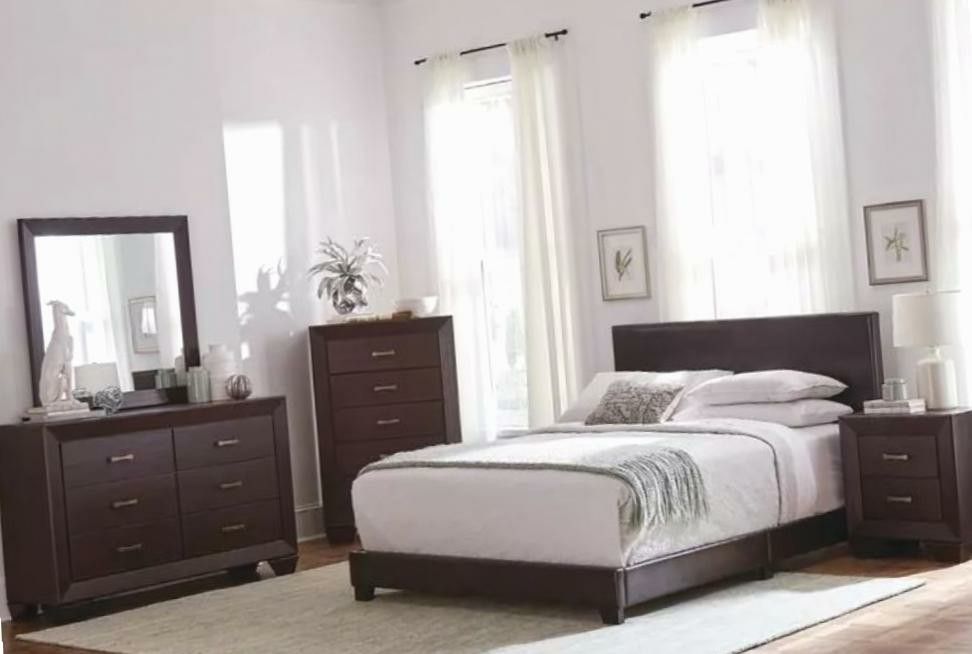 Dorian 4Pc Queen Bed Set