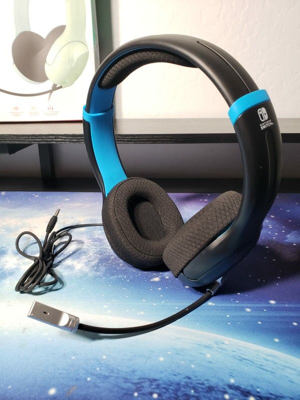 PDP Gaming LVL40 Airlite Stereo Headset for Nintendo Switch/Lite/OLED - Wired Power Noise Cancelling Microphone, Lightweight Soft Comfort On Ear H