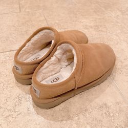 UGG Classic Slipper Women