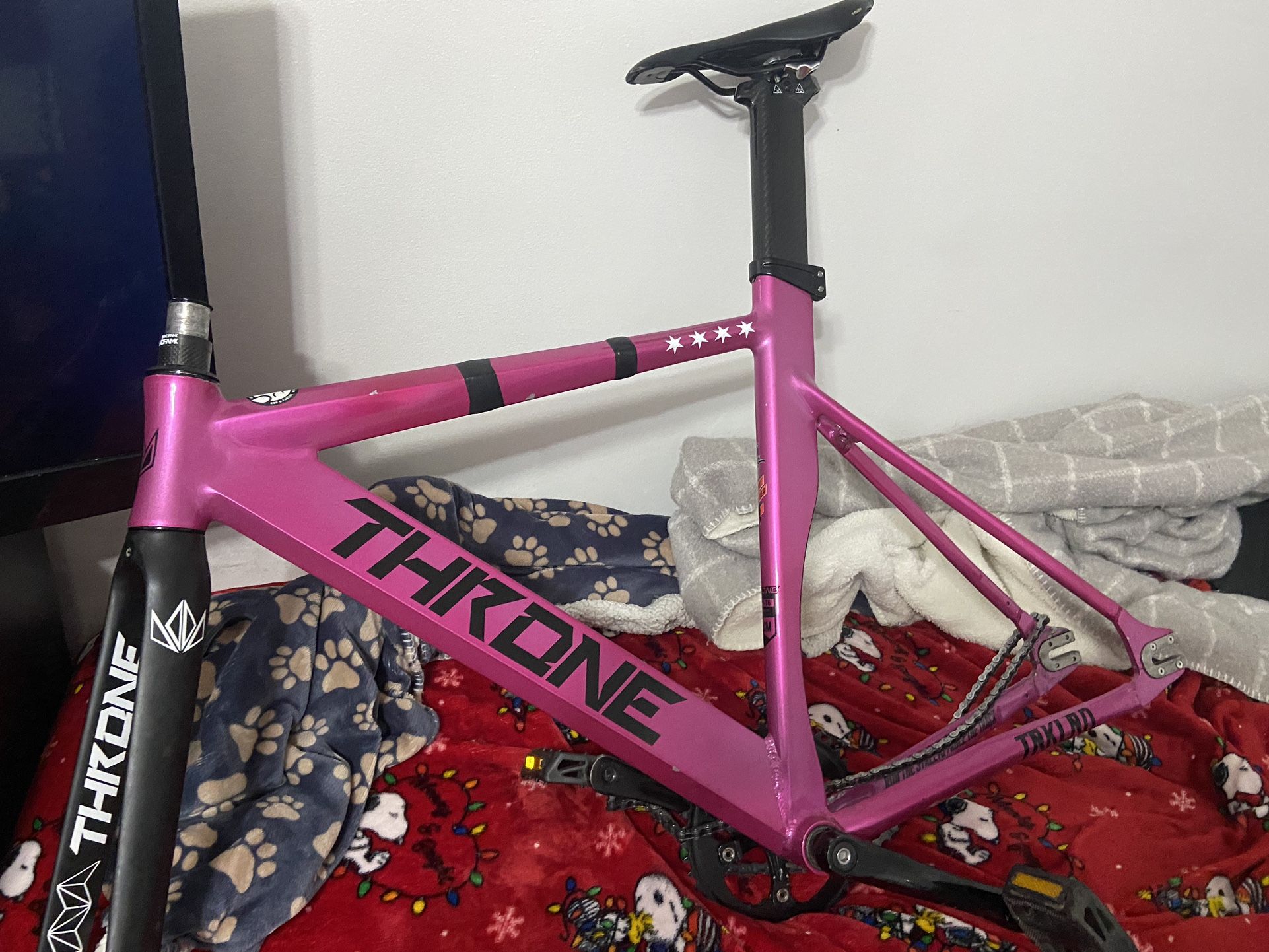 THRONE FRAMESET for Sale in Chicago, IL OfferUp