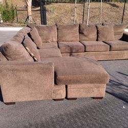 U Shaped Sectional 