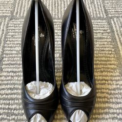 NEW Brooks Brothers Black Leather Peep Toe Heels