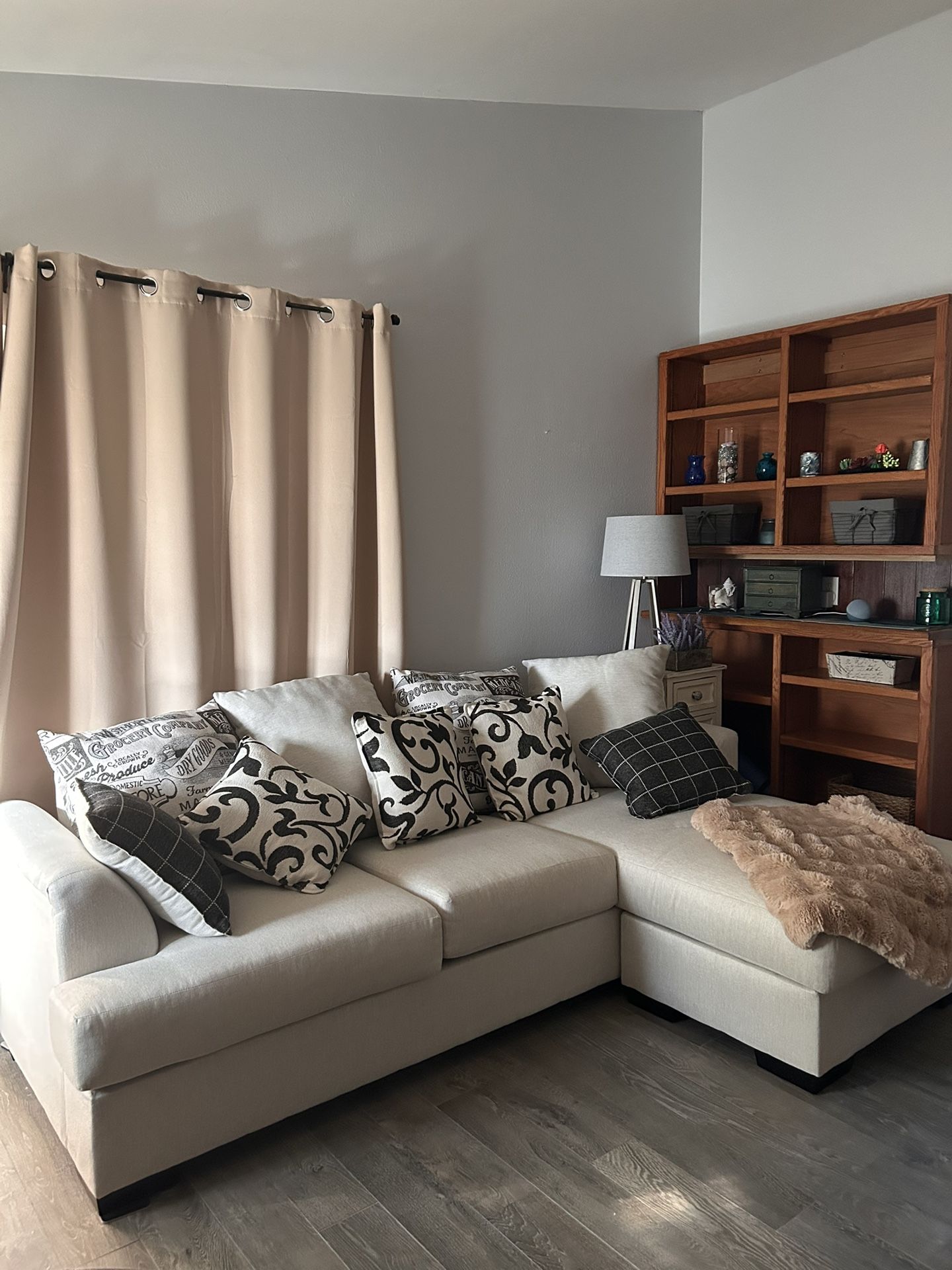 Sofa with Reversible Chaise