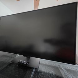 LG UHD 4K LED-Lit Monitor - 42.5" (43UD79-B)