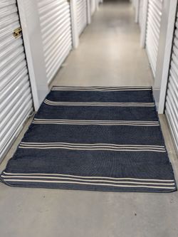 NEW Outdoor area rug 5x7