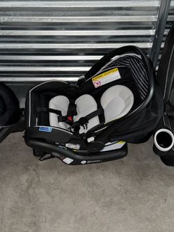 Graco SnugRide Lite LX Infant Car Seat, Lightweight Rear-Facing Seat for Babies 4–30 lb, 4-Position Adjustable Base, Latch Installation & ProtectPlus 