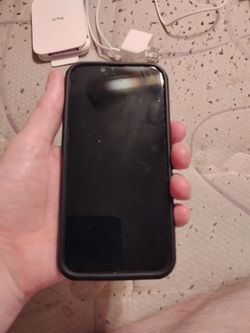 Apple iPhone 16e and Air tags