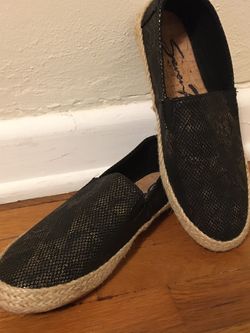 new Seven7 women’s shoes, size 9