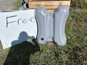 Plastic Cade Bases For Windsings Thy Hold about 5 Gallons Of Liquid Brand New In The Box