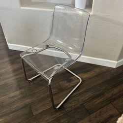 4 Clear Chairs