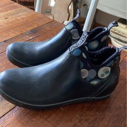 Woman’s BOGS Size 9 