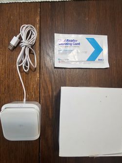 Square Contactless and Chip Reader (2nd Generation) with Base & Cleaning Kit