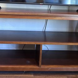 TV / Entertainment Stand