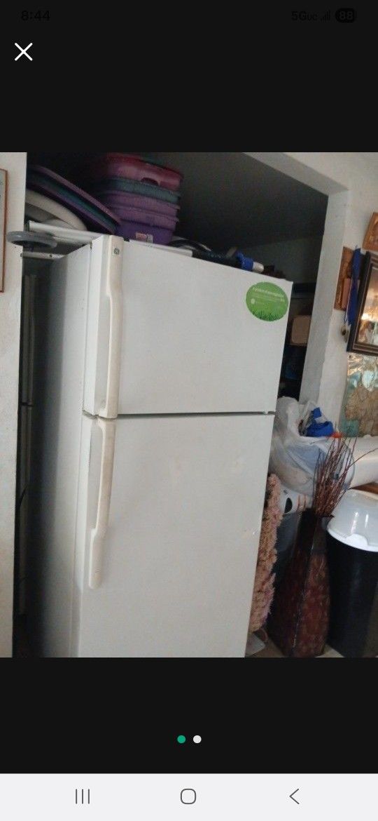 GE Refrigerator