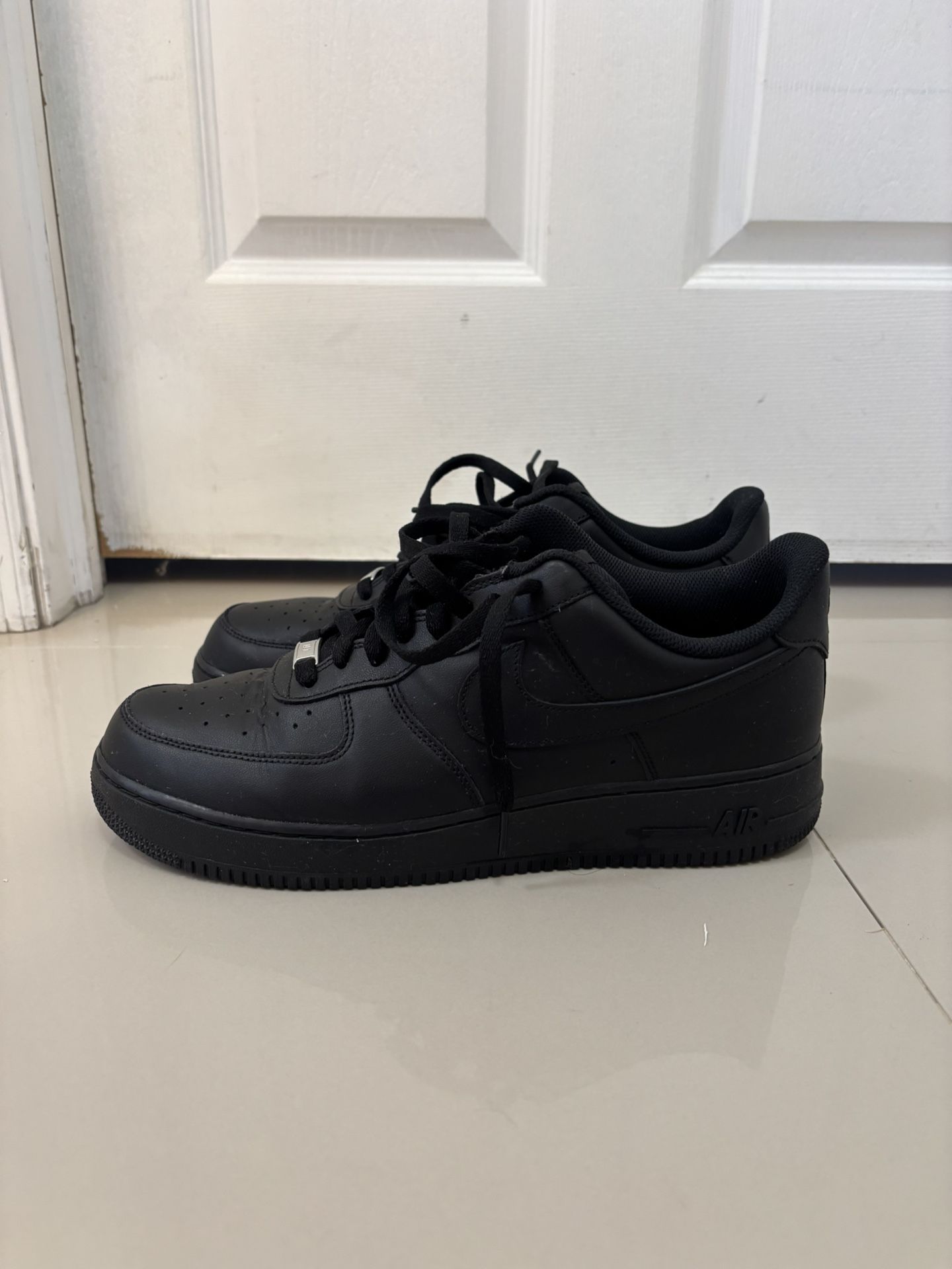 NIKE AIR FORCE 1 '07 - BLACK/BLACK Size 12.5 Men