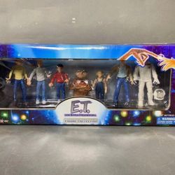 E.T Limited Edition Figure Set