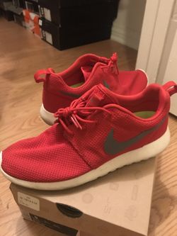 Nike Roshe Run Sport Red Size 9