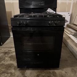 [PRICED TO SELL] GE 30in Gas Range - Black