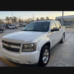 09 Chevy Avalanche