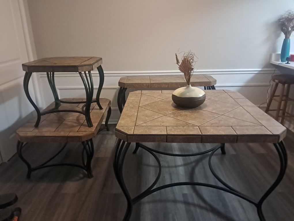 4 Piece Dining And Living Room Tables