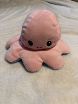 Pink octopus plushie 🐙