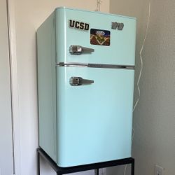 Mini fridge + Stand 