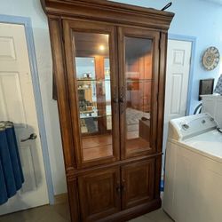 Thomasville curio cabinet