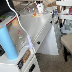 White Desk/ Nail Desk 