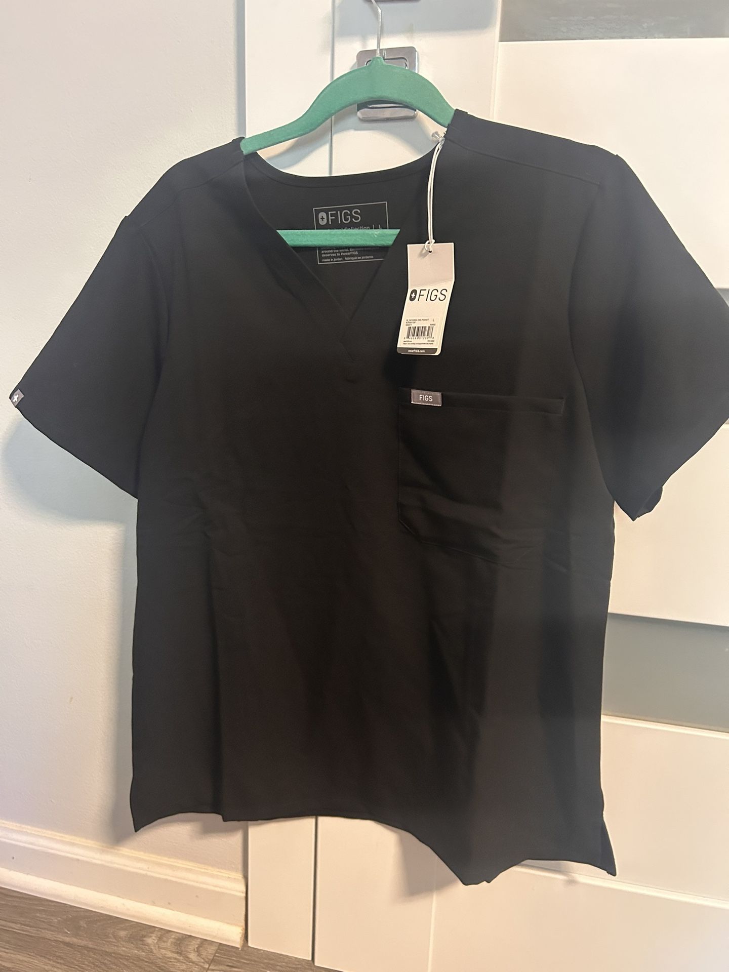 FIGS scrub Top ( Size L)