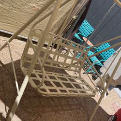 Colunpio De Patio En Buenas Condiciones 