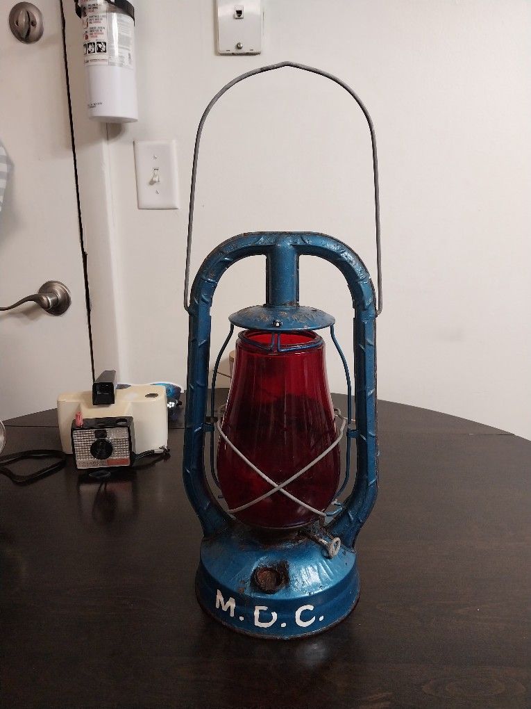 Vintage Monarch (M.D.C.)New York,U.S.A.,Oil LampW/ Red Glass Globe