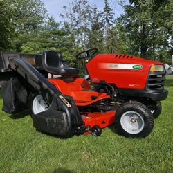 Super Clean 1-Owner Scott's Garden Tractor with power Flo Bagger
