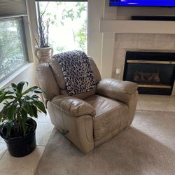 Leather recliner $100 Obo