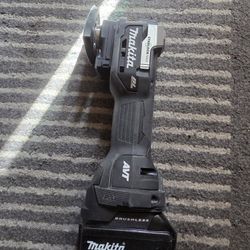 Makita
18V LXT Sub-Compact Lithium-Ion Brushless StarlockMax Cordless Multi-Tool w/battery.